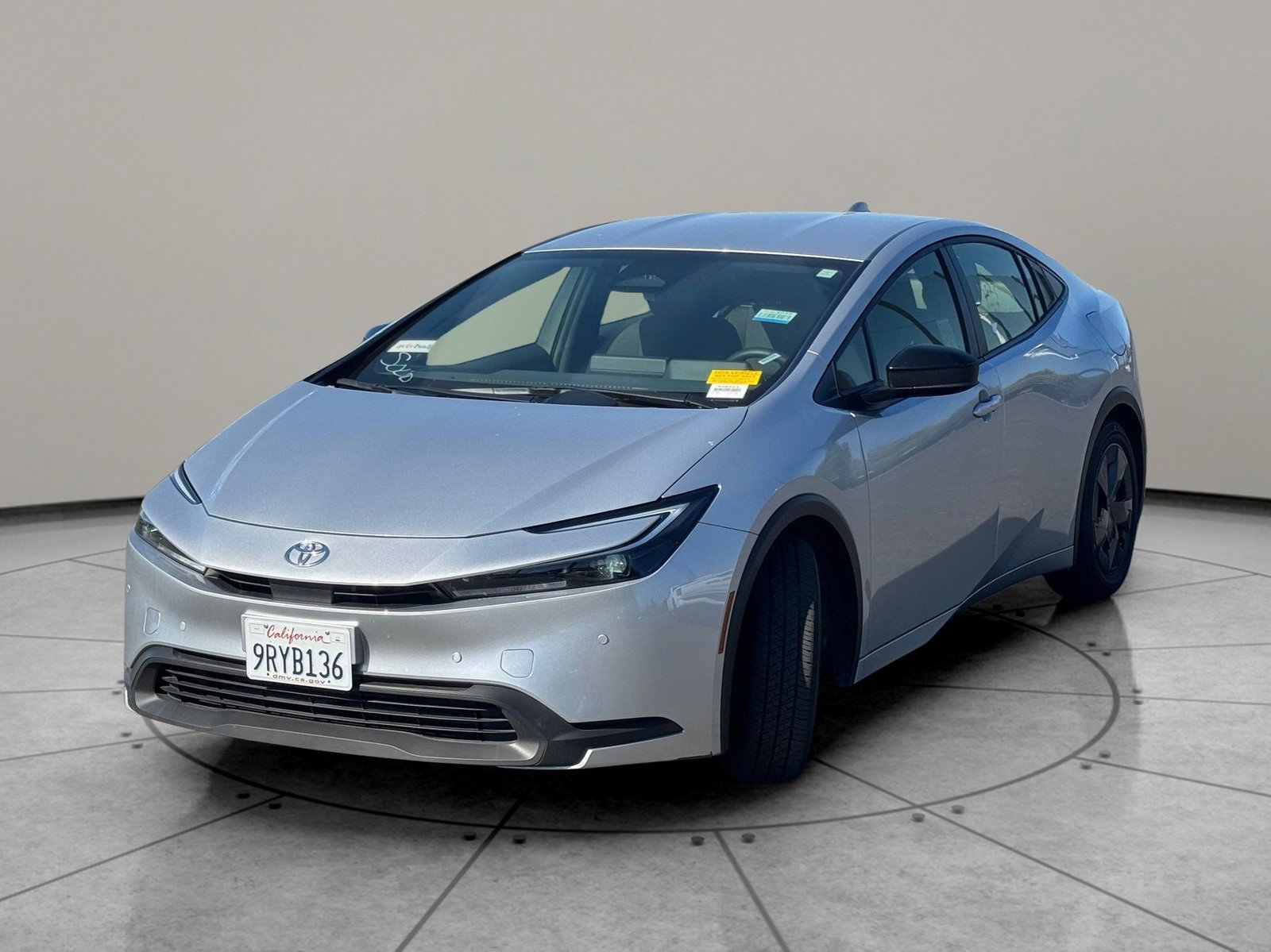 Used 2025 Toyota Prius LE image 9