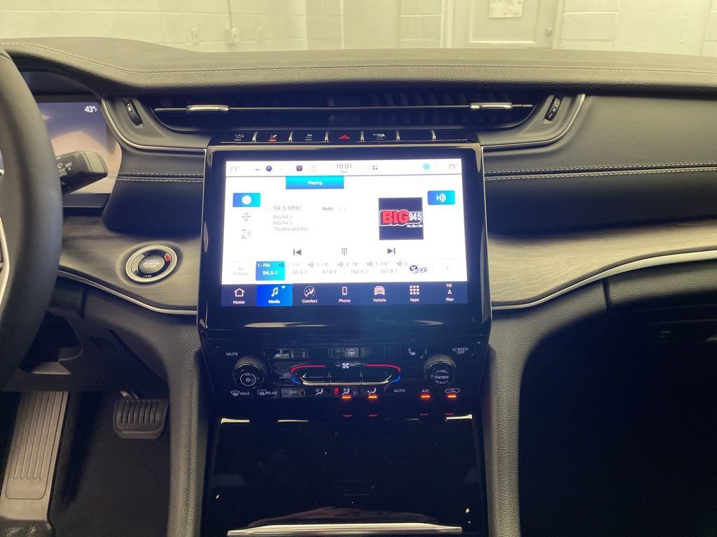 New 2025 Jeep Grand Cherokee Limited image 10