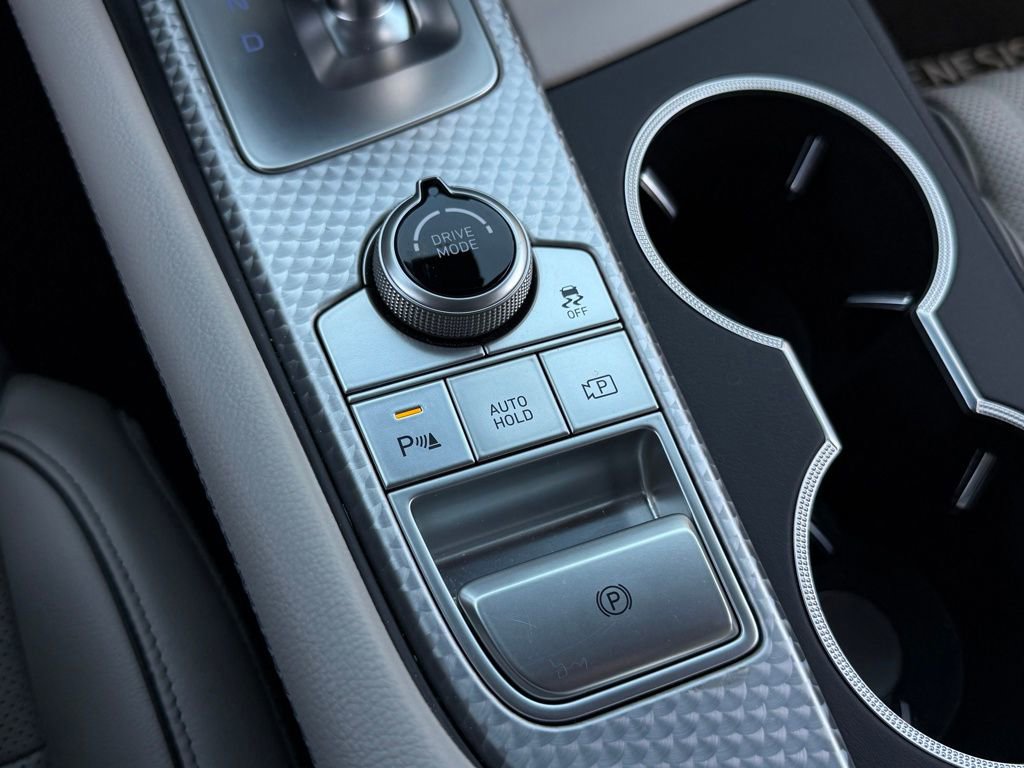 Used 2023 Genesis G70 2.0T w/ Sport Prestige Package image 18