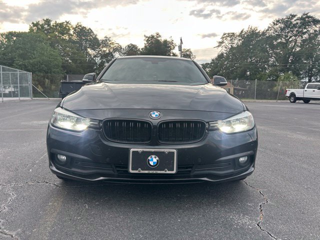 Used 2017 BMW 320i xDrive Sedan AWD/4WD image 7
