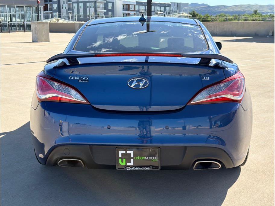 Used 2015 Hyundai Genesis 3.8 RWD image 7