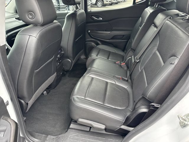 Used 2023 GMC Acadia SLT FWD image 25