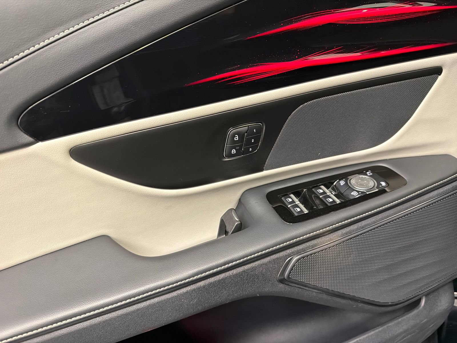 Used 2024 Lincoln Nautilus Reserve image 34