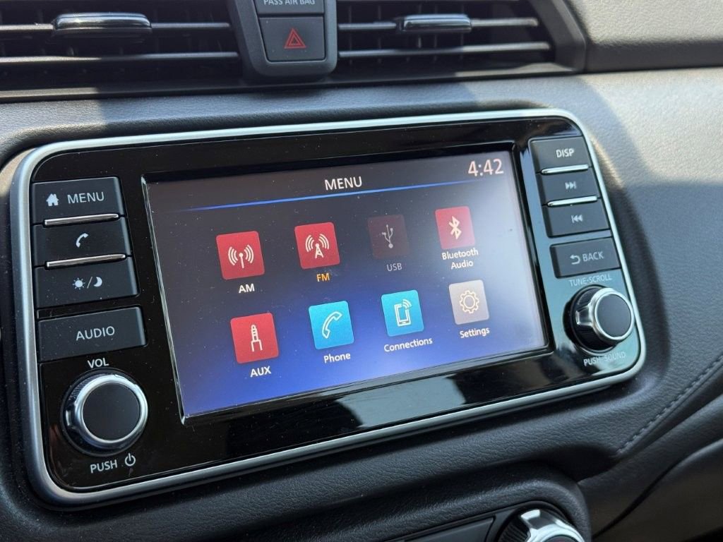 Used 2021 Nissan Versa S FWD image 23