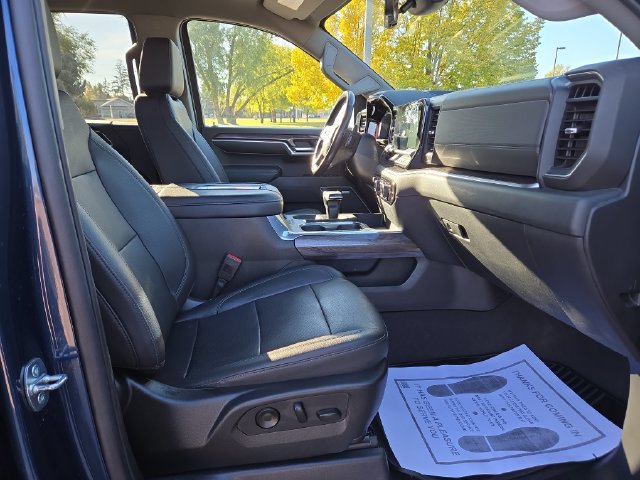 Used 2022 Chevrolet Silverado 1500 LTZ w/ Technology Package AWD/4WD image 38