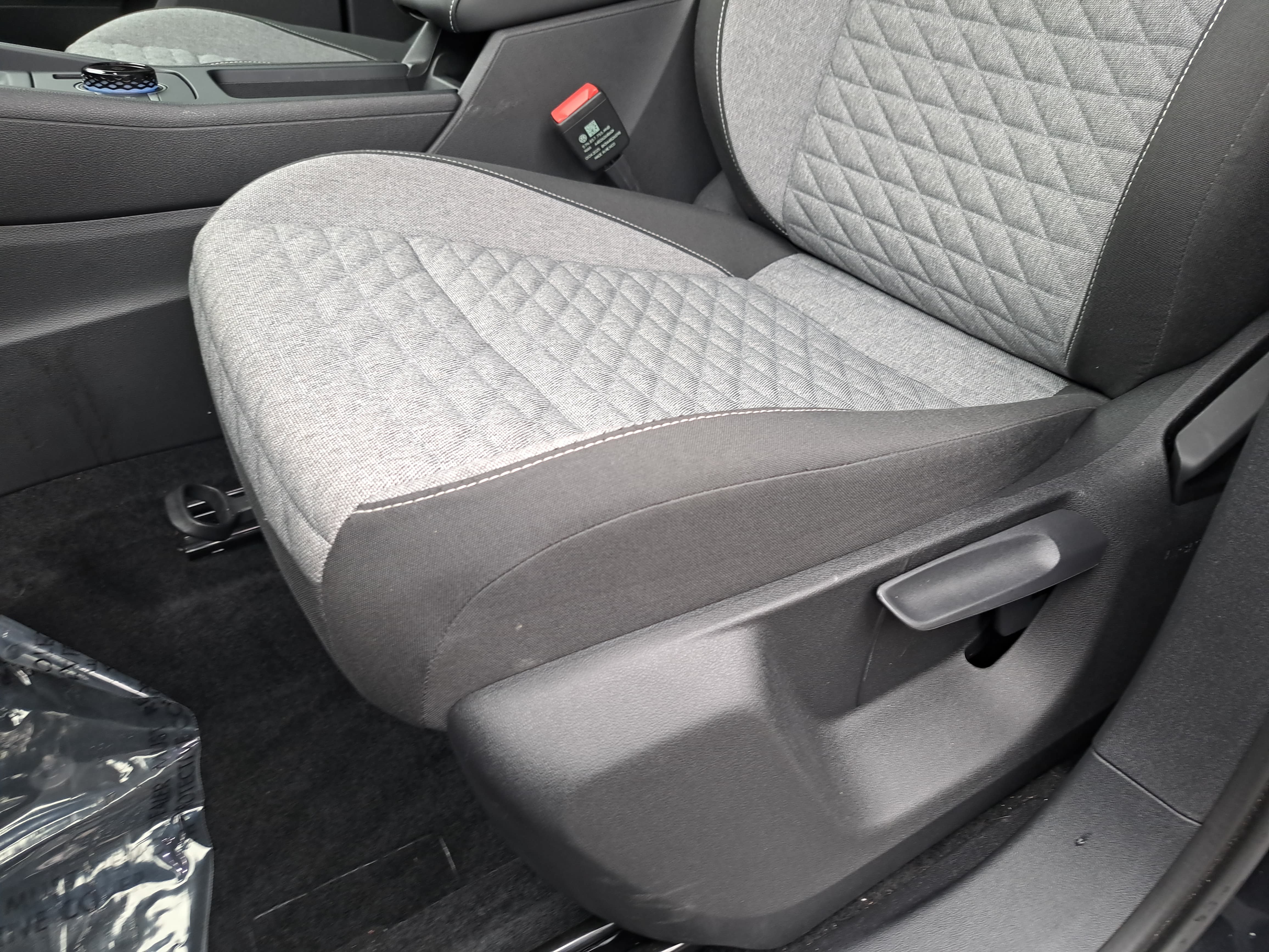 Certified 2025 Volkswagen Tiguan S FWD image 53