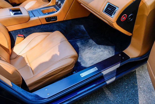 Used 2008 Aston Martin V8 Vantage Roadster RWD image 34