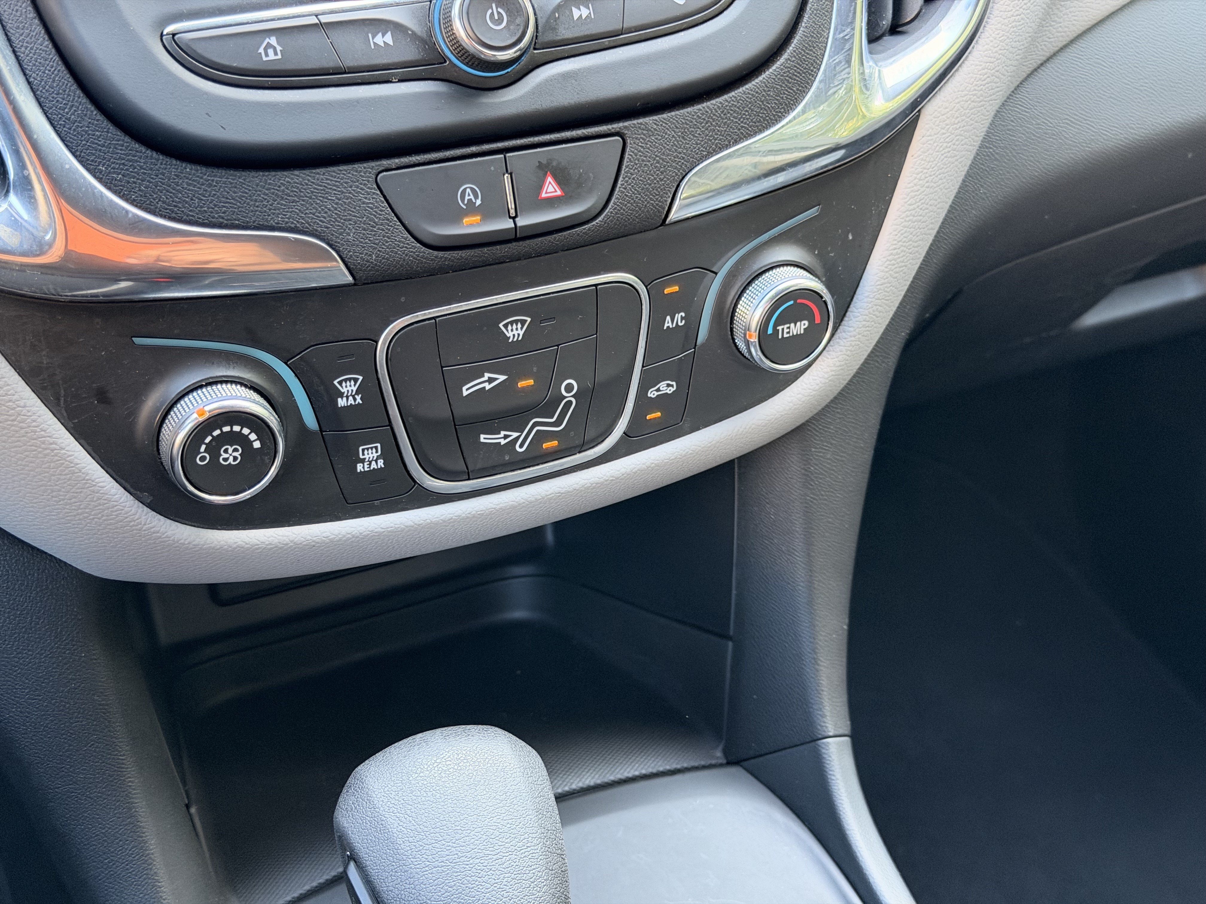Used 2024 Chevrolet Equinox LS w/ LS Convenience Package AWD/4WD image 25