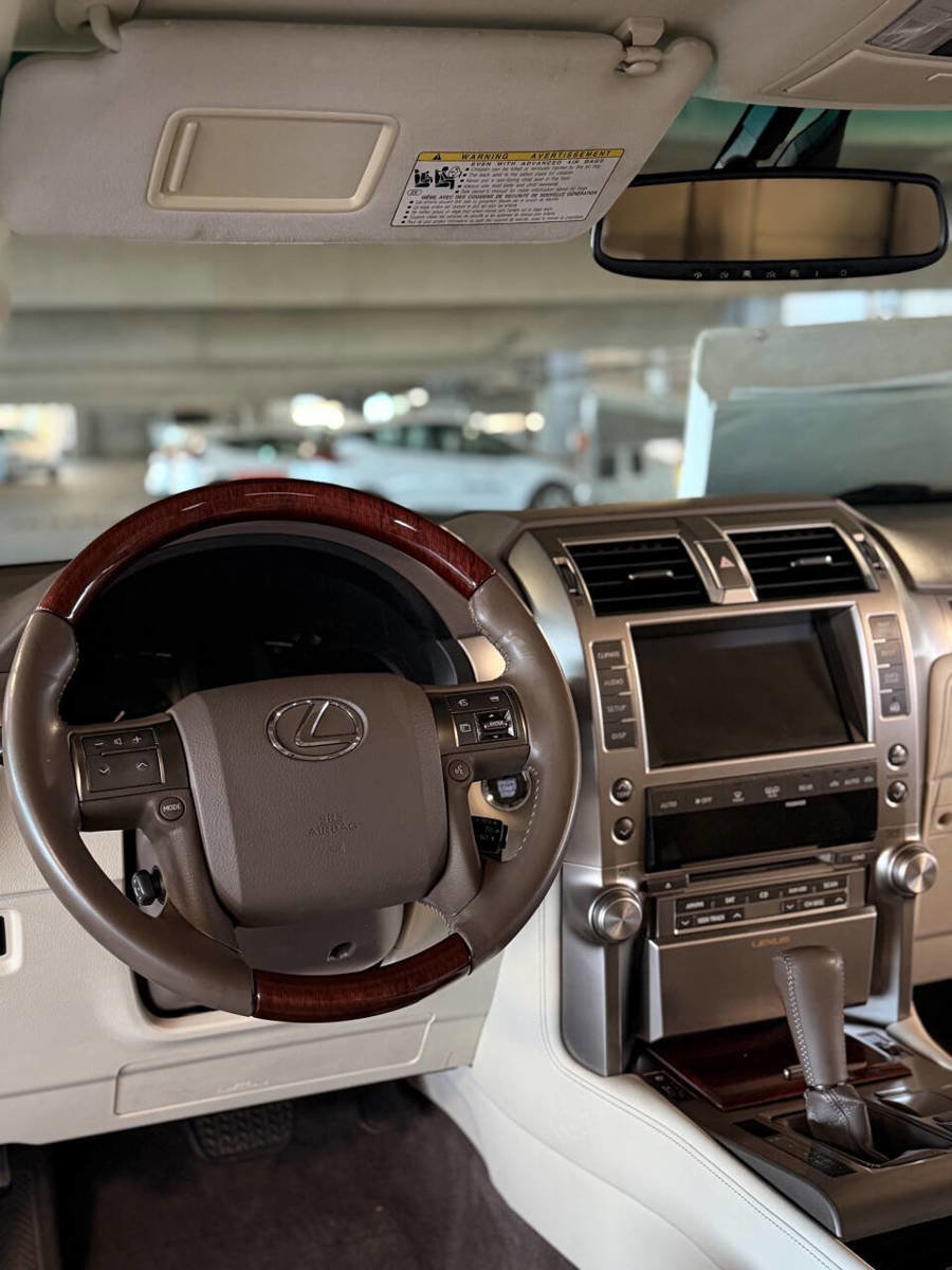 Used 2012 Lexus GX 460 image 12