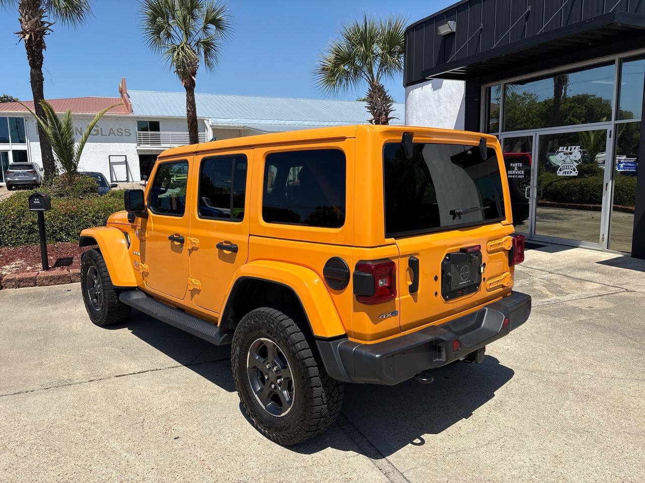 Used 2021 Jeep Wrangler Unlimited Sahara w/ Cold Weather Group AWD/4WD image 8