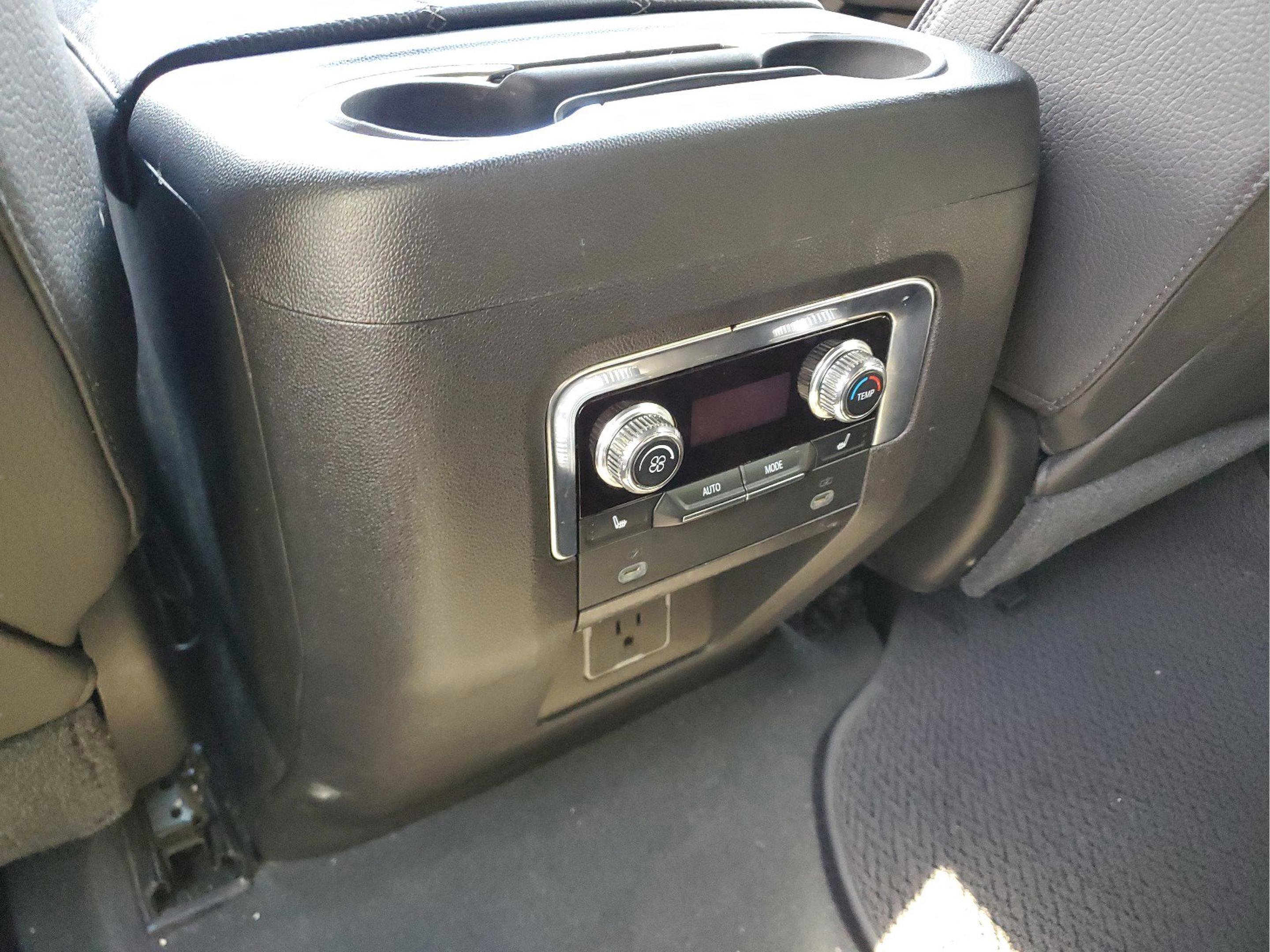Used 2021 GMC Yukon Denali RWD image 11