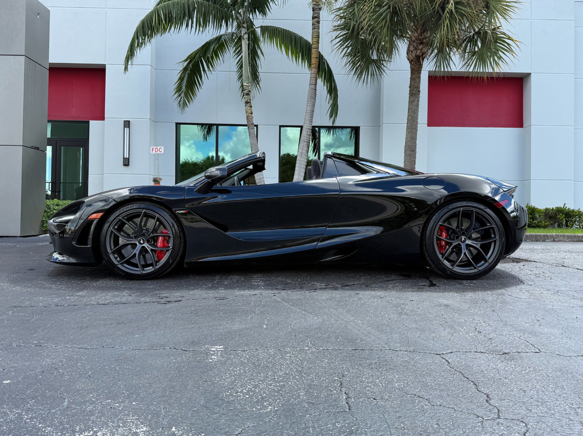 Used 2021 McLaren 720S Performance image 12