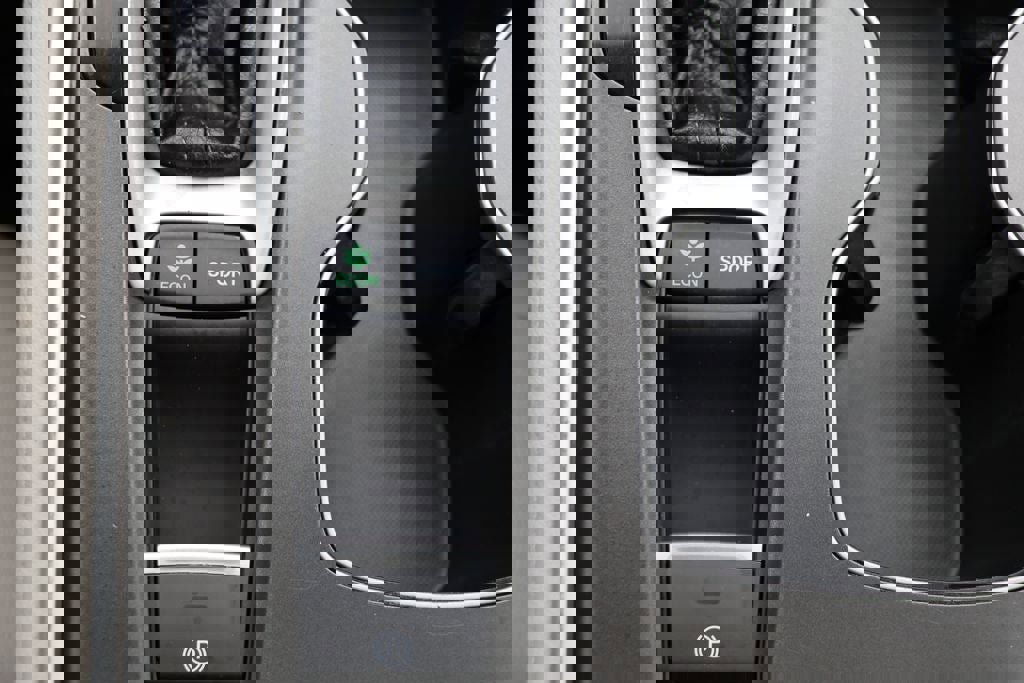 Used 2018 Honda Accord Touring image 29