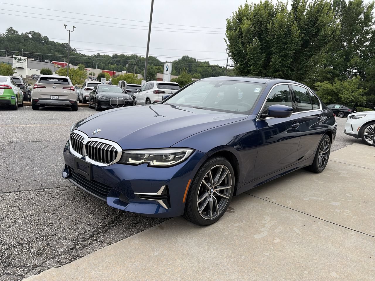 Used 2019 BMW 330i xDrive Sedan AWD/4WD image 4