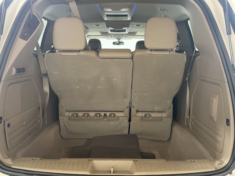 Used 2012 Chrysler Town & Country Limited w/ Luxury Group image 8