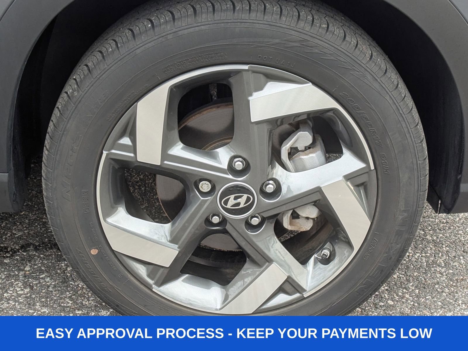 Used 2024 Hyundai Venue Limited image 13