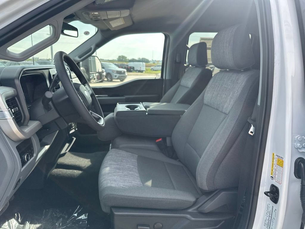 New 2026 Ford F350 XLT w/ XLT Premium Package AWD/4WD image 14