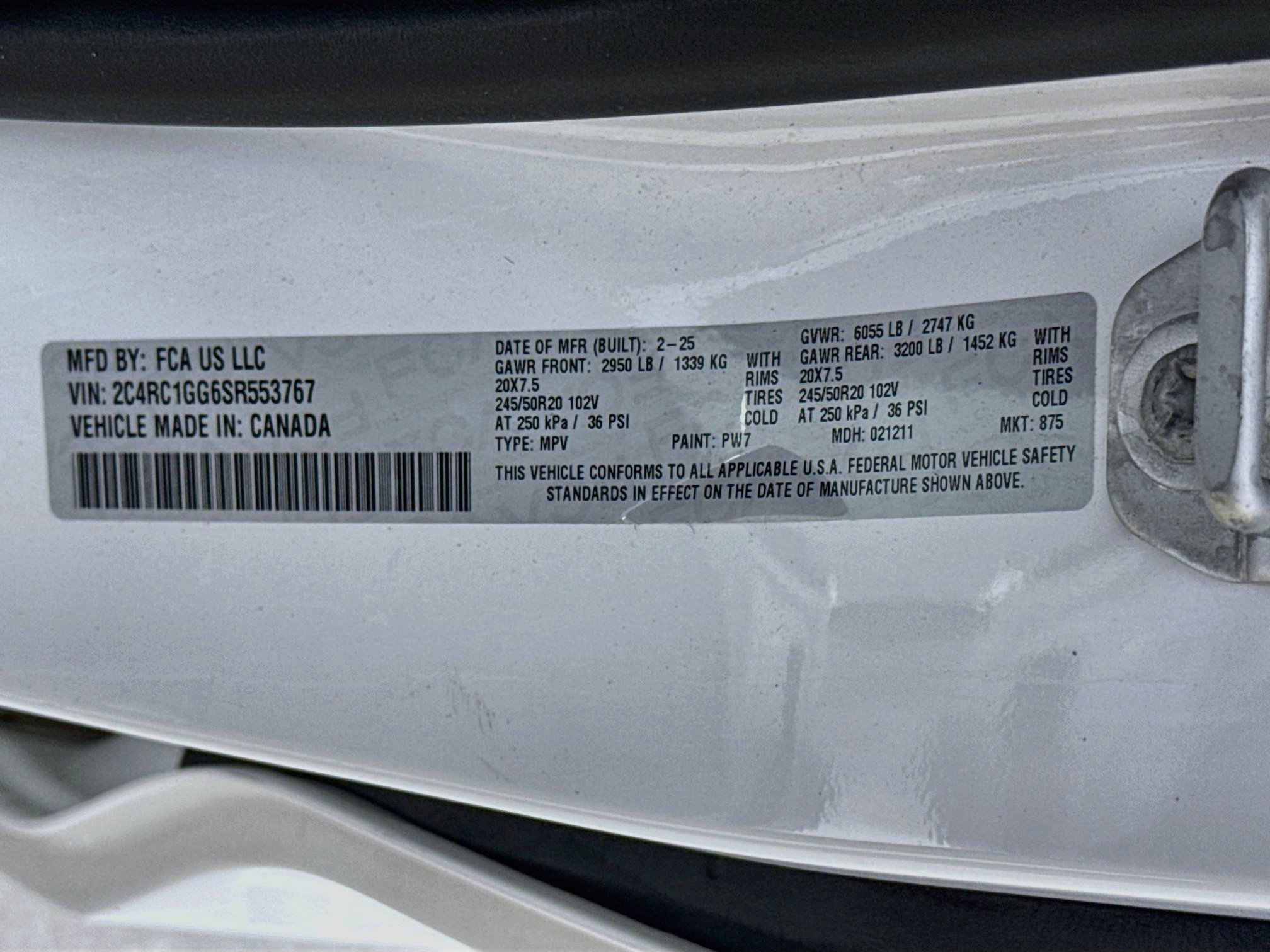 Used 2025 Chrysler Pacifica Limited FWD image 31