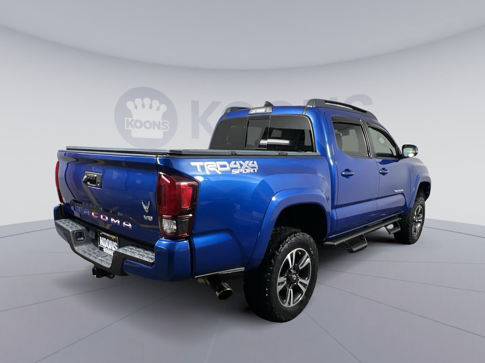 Used 2018 Toyota Tacoma TRD Sport w/ Technology Package AWD/4WD image 11