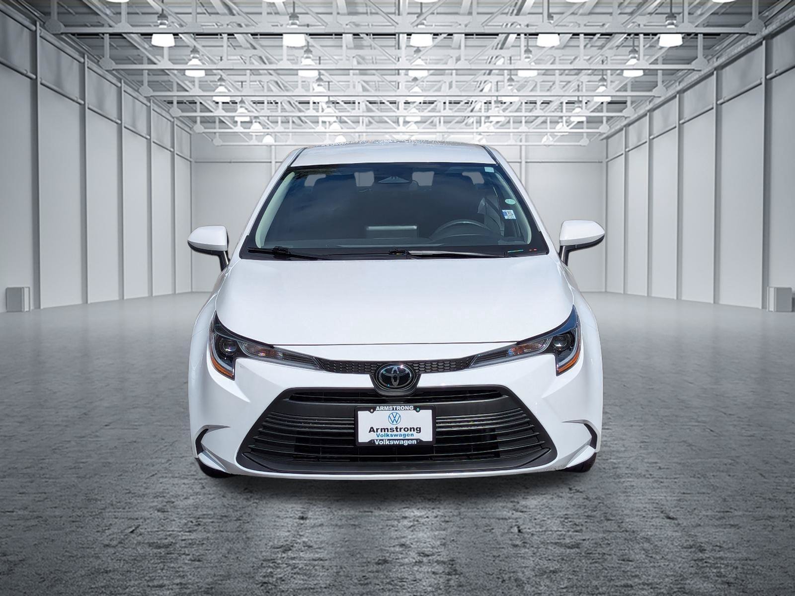 Used 2025 Toyota Corolla LE FWD image 8