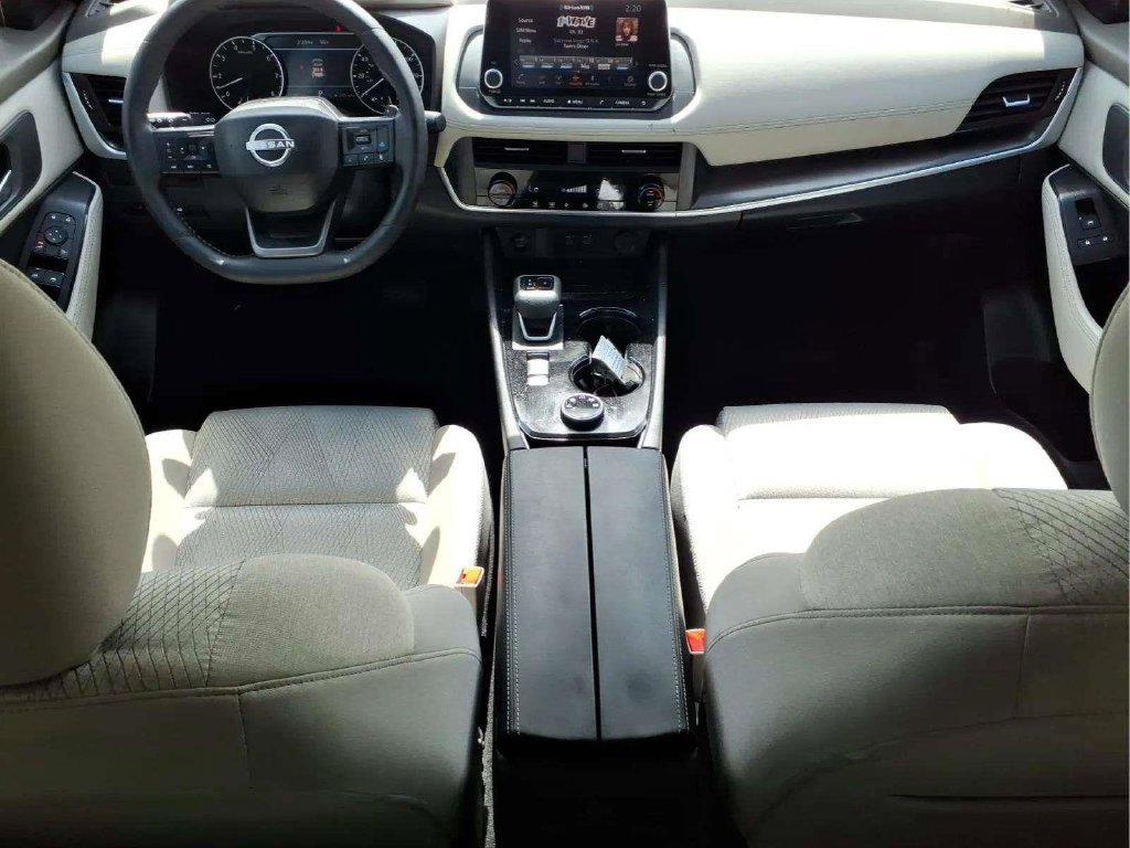 Certified 2025 Nissan Rogue SV AWD/4WD image 11