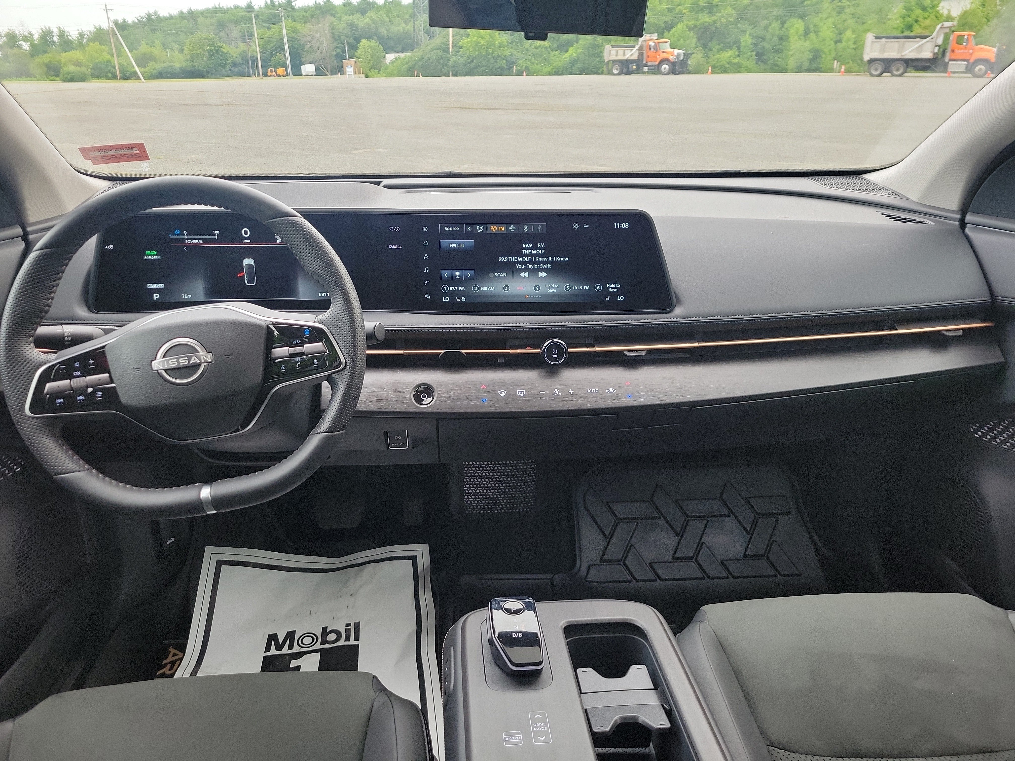 Used 2025 Nissan Ariya AWD image 18