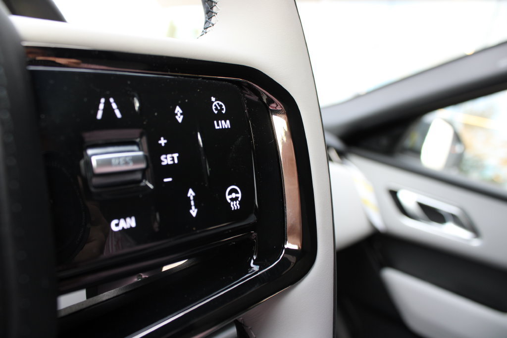 New 2026 Land Rover Range Rover Velar S AWD/4WD image 17