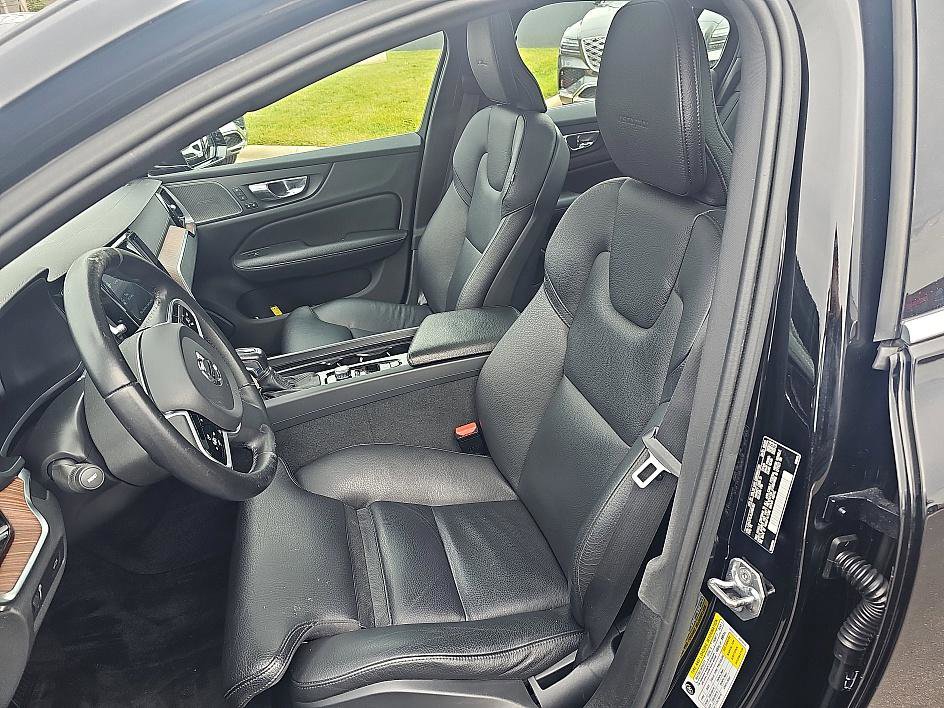 Used 2020 Volvo S60 T6 Inscription image 17