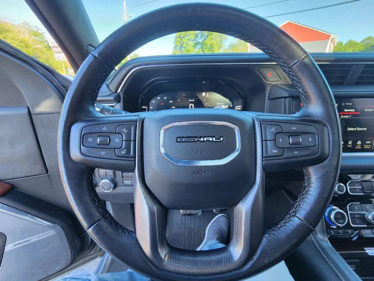 Used 2023 GMC Yukon Denali Ultimate AWD/4WD image 29