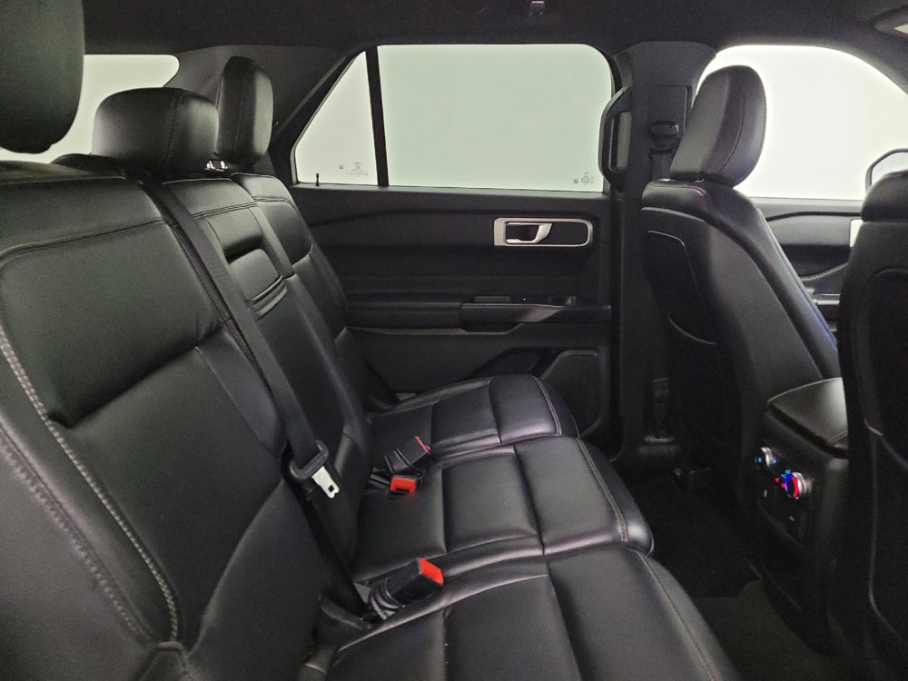 Used 2020 Ford Explorer XLT w/ Equipment Group 202A AWD/4WD image 19