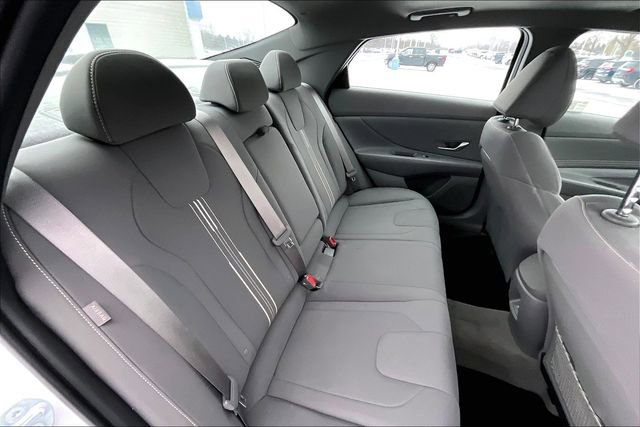 Certified 2025 Hyundai Elantra SEL image 27