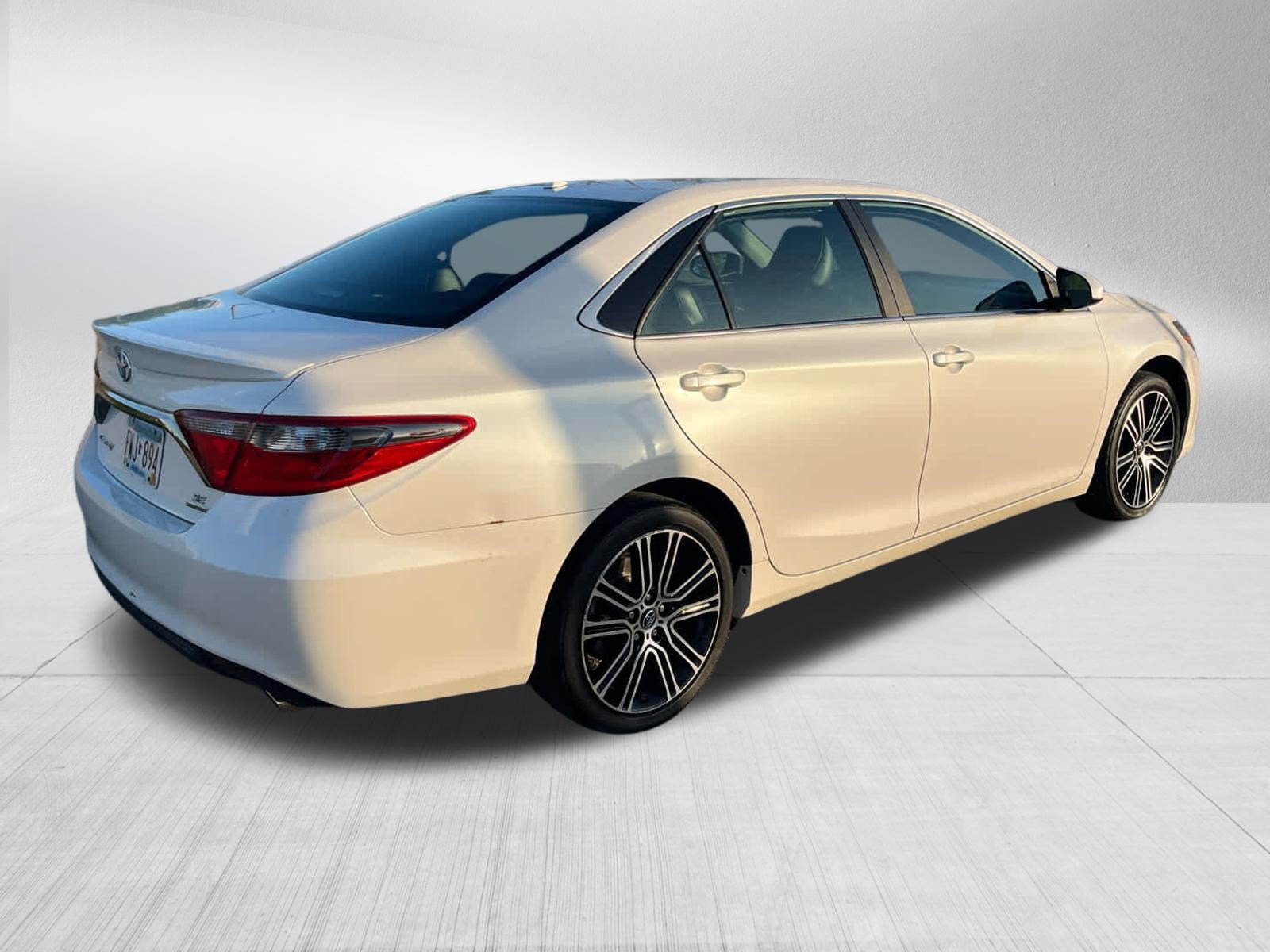 Used 2016 Toyota Camry SE FWD image 6