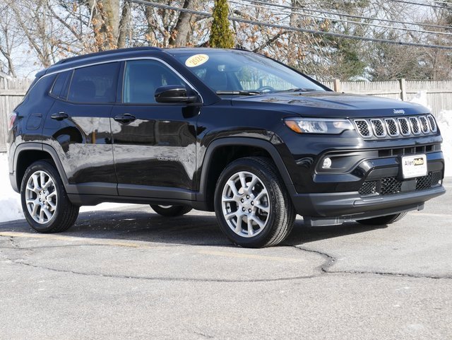 Used 2024 Jeep Compass Latitude image 8