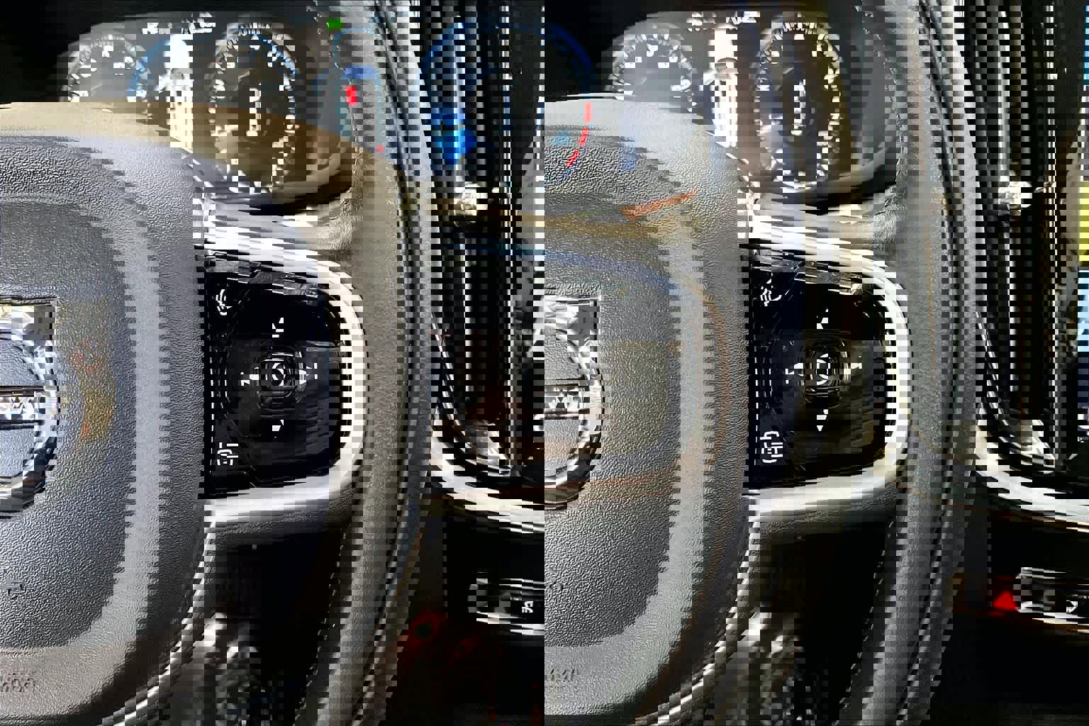 Used 2020 Volvo V60 T5 Cross Country w/ Cross Country Pro Package image 22