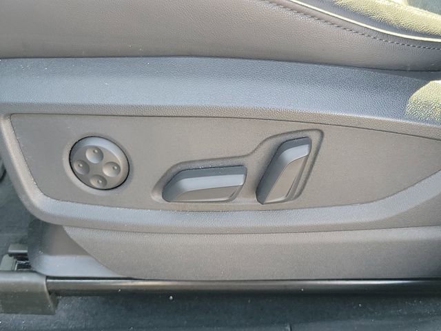 Used 2024 Audi Q5 e Premium Plus w/ Premium Plus Package image 6