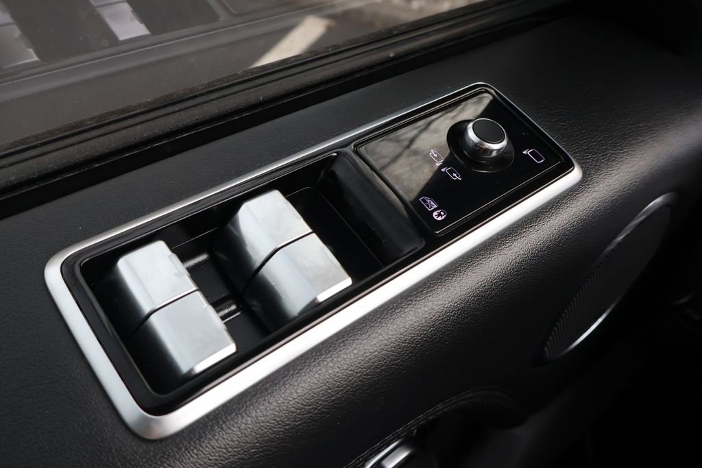 Used 2021 Land Rover Range Rover P525 Westminster Edition LWB image 36