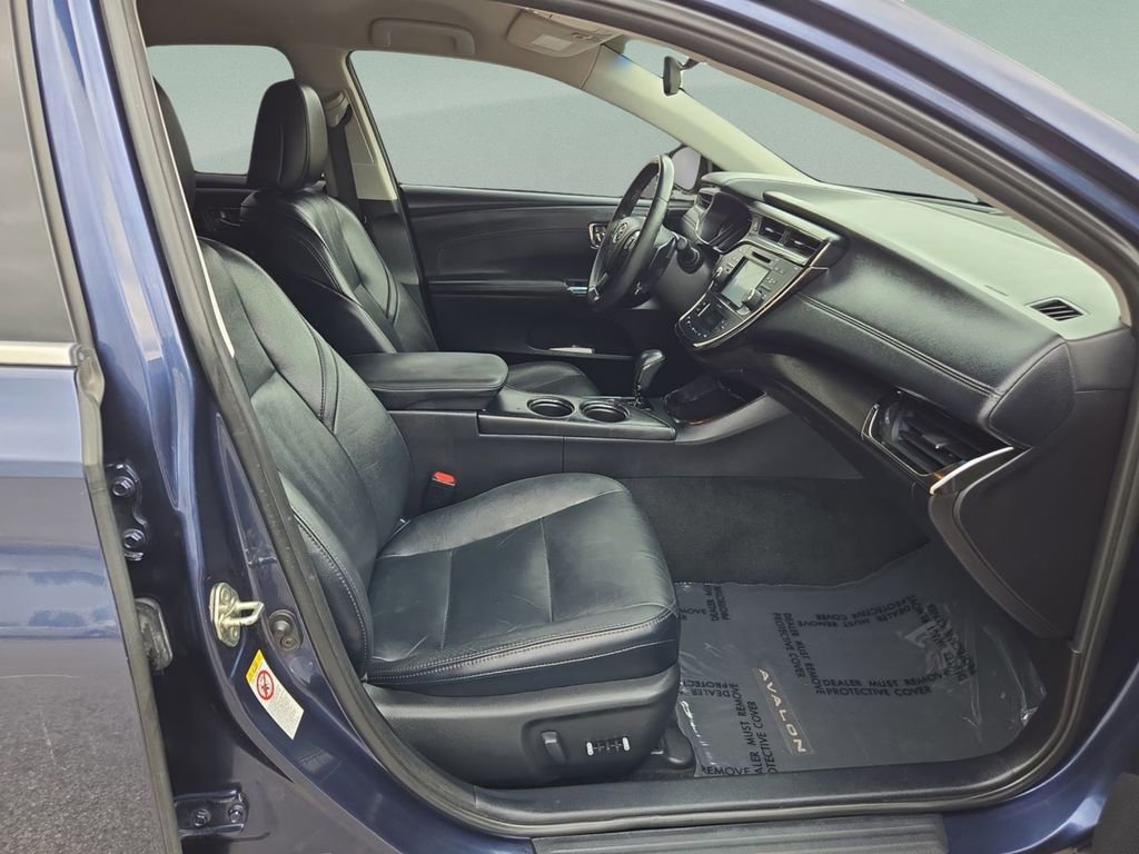Used 2017 Toyota Avalon XLE image 19