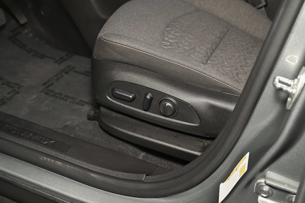 Used 2024 Chevrolet Equinox LT FWD image 21