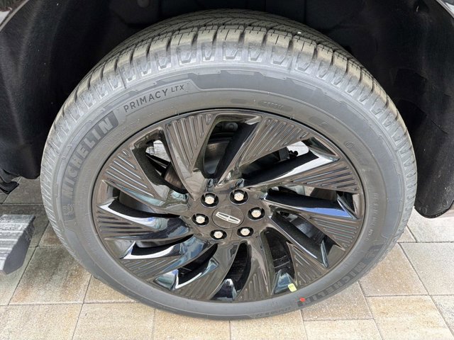 New 2026 Lincoln Navigator L Reserve w/ Jet Appearance Package AWD/4WD image 31