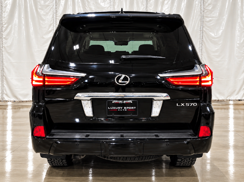 Used 2016 Lexus LX 570 4WD w/ Luxury Package image 4