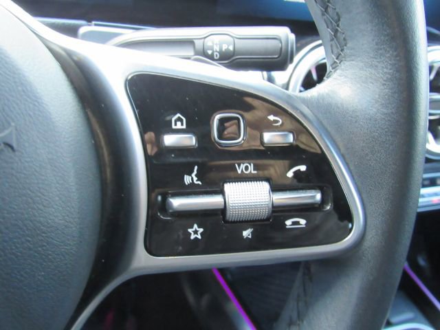 Used 2022 Mercedes-Benz EQB 300 4MATIC w/ Exclusive Package image 35