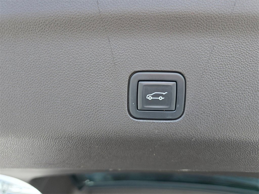 Used 2021 GMC Yukon Denali image 8