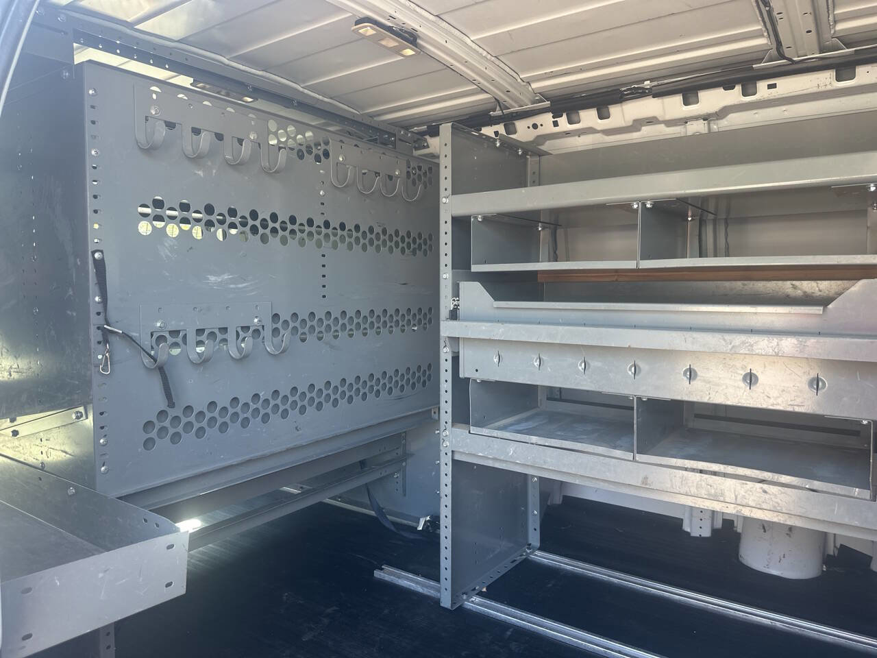 Used 2018 Chevrolet Express 2500 w/ Driver Convenience Package image 18