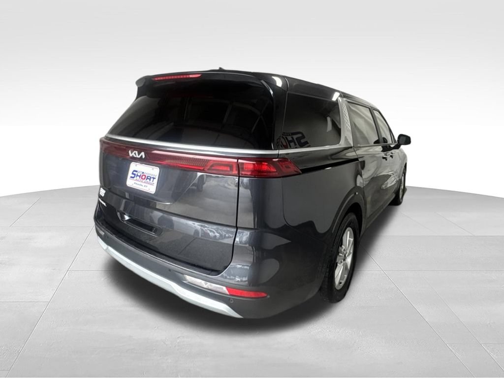 Used 2023 Kia Carnival LX FWD image 7