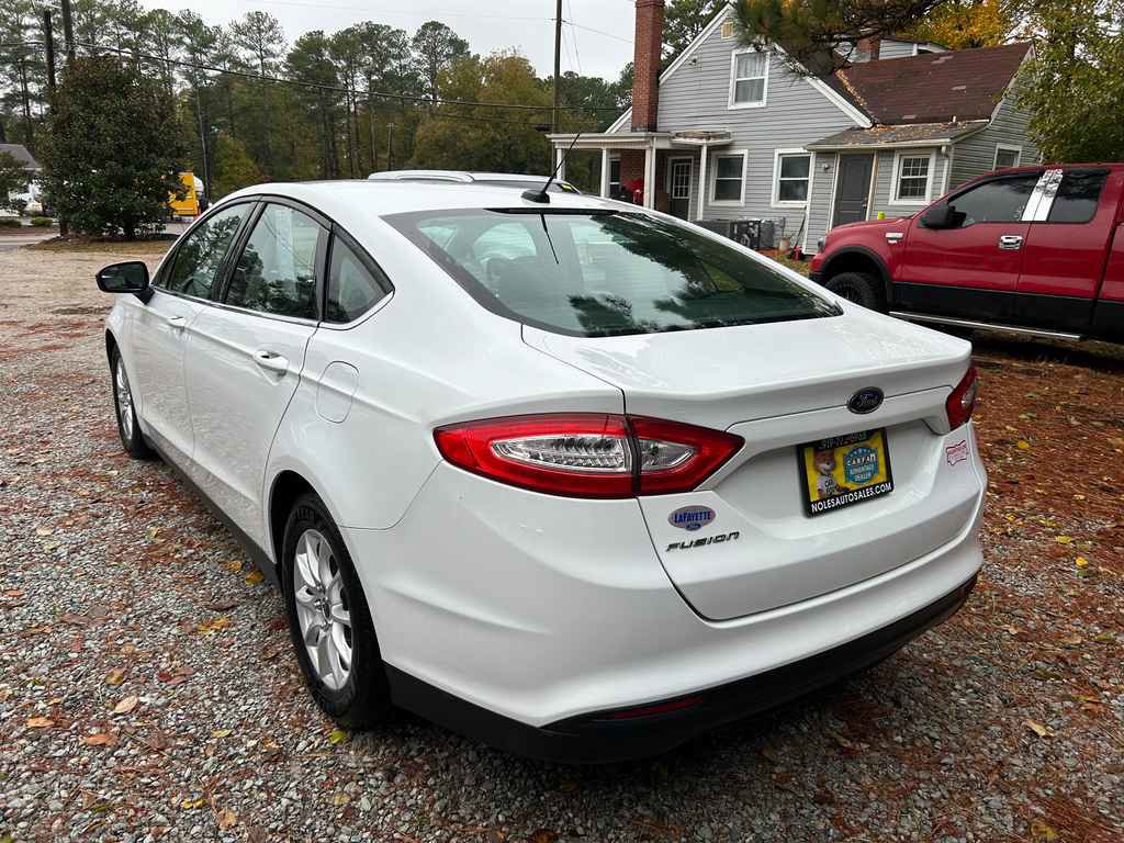 Used 2016 Ford Fusion S image 4