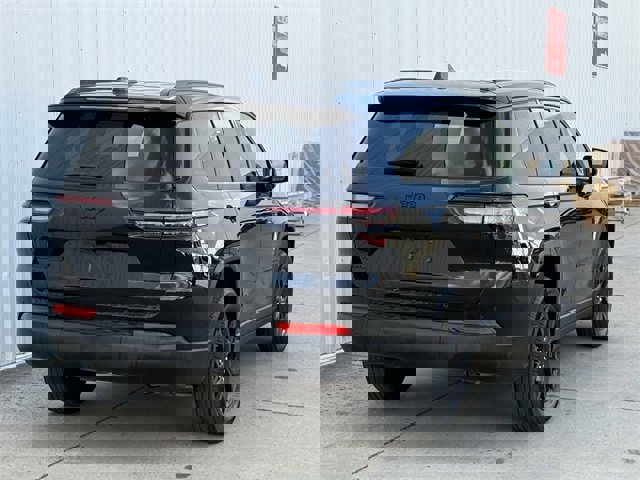 Used 2024 Jeep Grand Cherokee L Altitude image 4