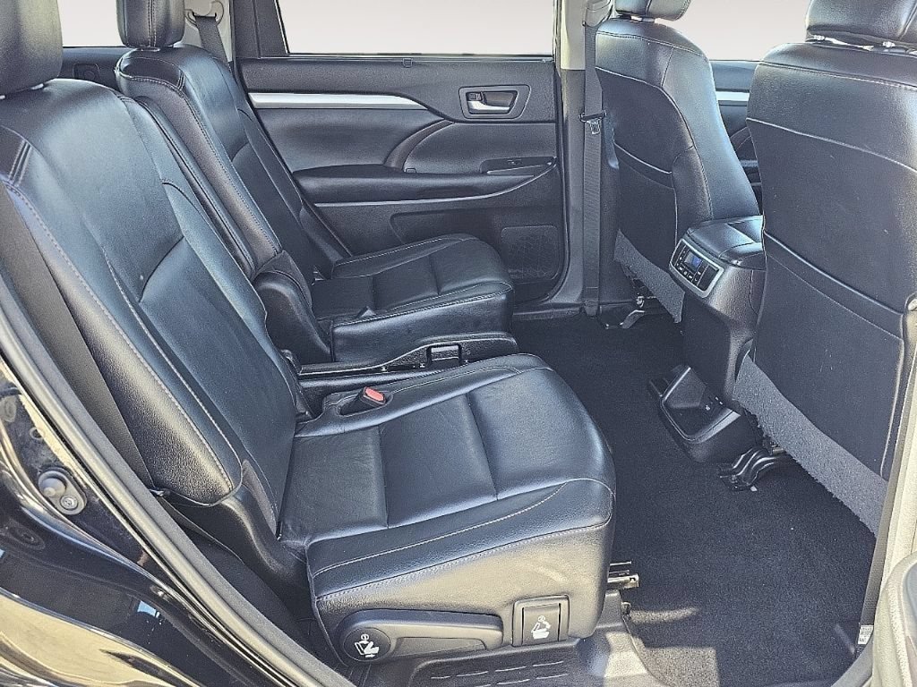 Used 2017 Toyota Highlander XLE FWD image 22