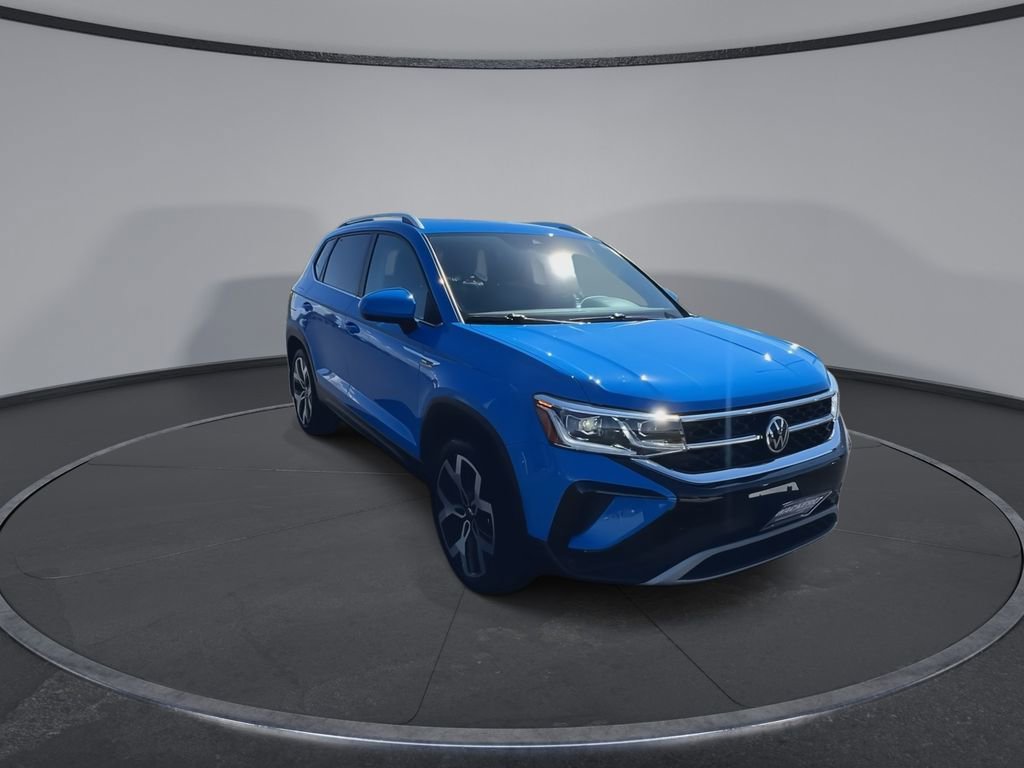 Used 2022 Volkswagen Taos SEL image 3