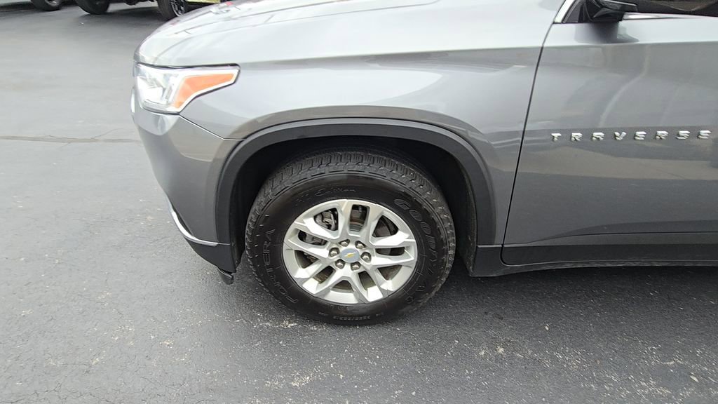 Used 2020 Chevrolet Traverse LT w/ Driver Confidence II Package image 13
