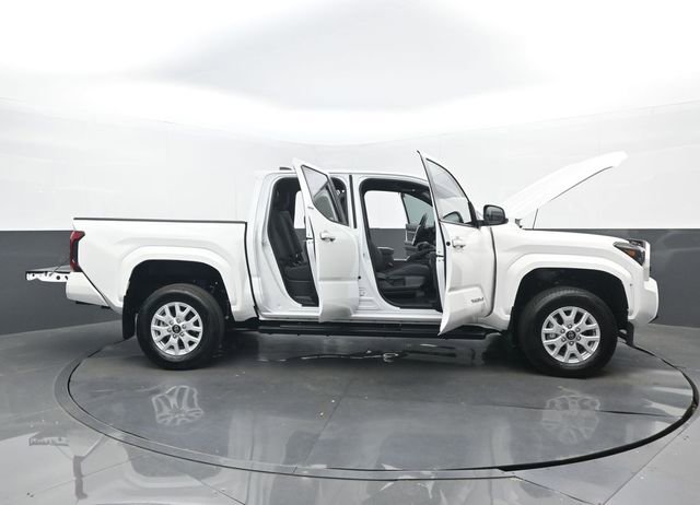 Used 2025 Toyota Tacoma SR5 RWD image 30